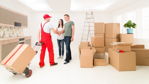 Notting Hill removal van service supporting a home relocation