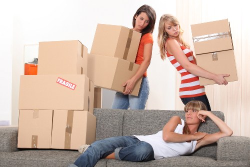 Different removal truck size options for moving in Notting Hill
